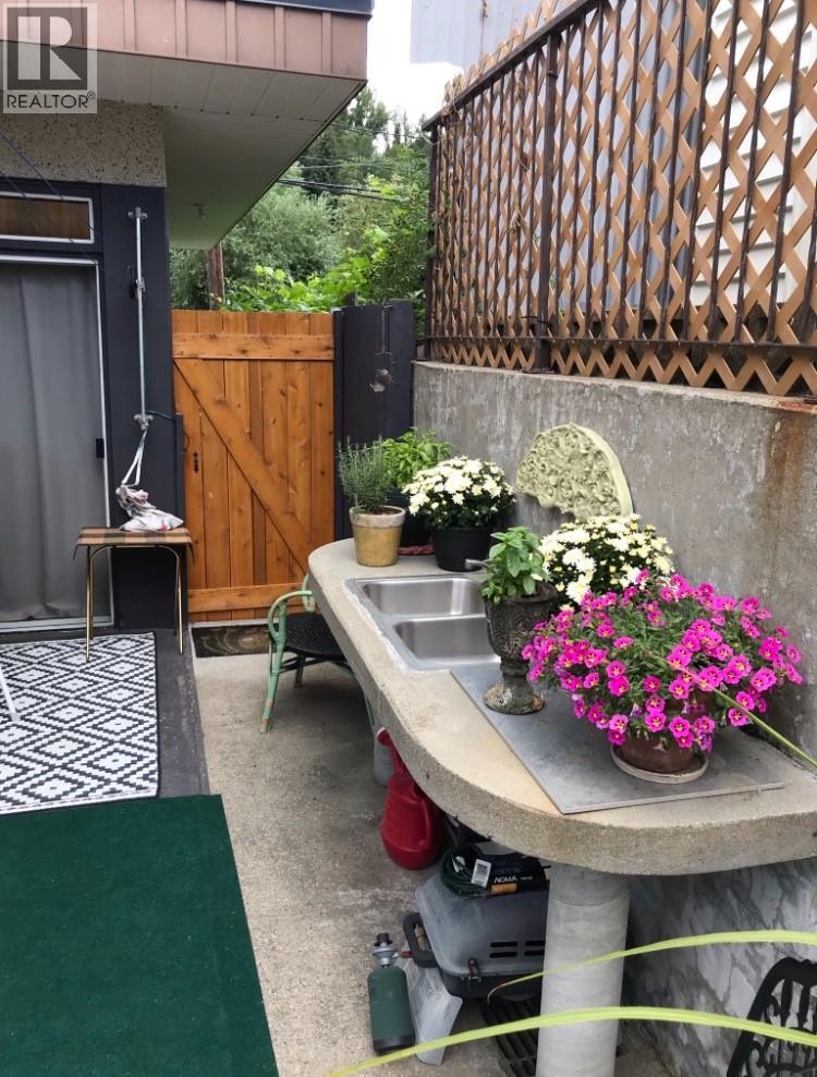 214 Wellington Avenue - 52