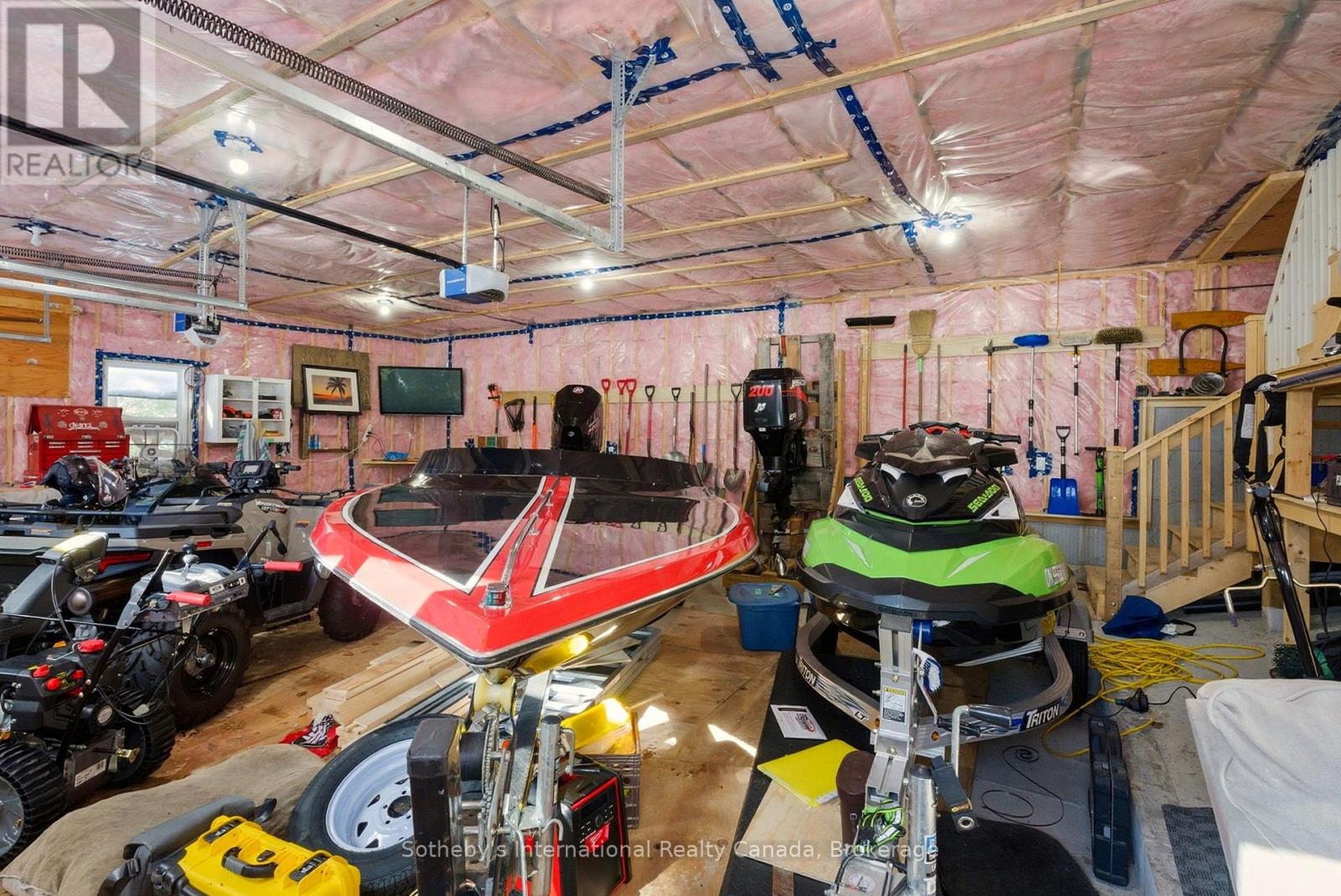 1037 FOREMAN ROAD - 23