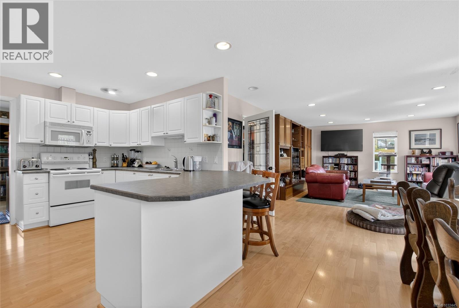 2547 TRILLIUM TERR - 17