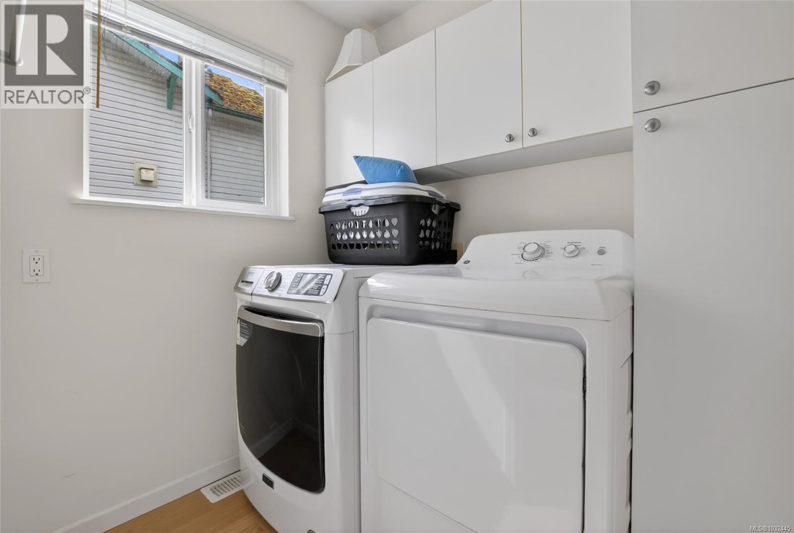 2547 TRILLIUM TERR - 23