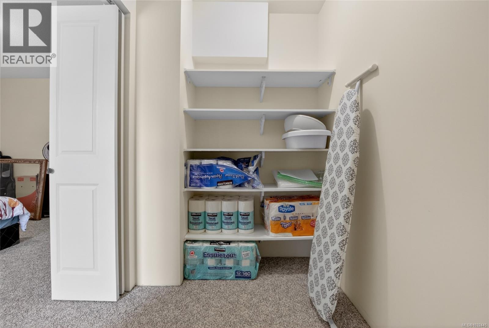 2547 TRILLIUM TERR - 32