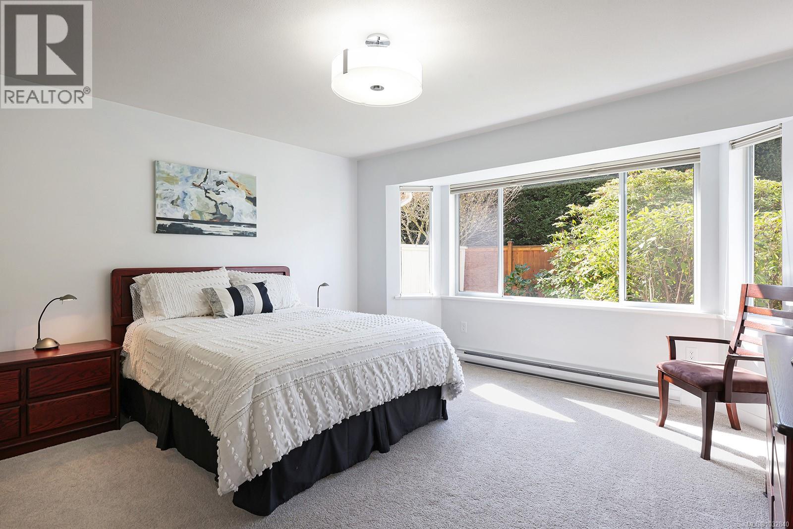 #11 1501 Balmoral Ave - 10