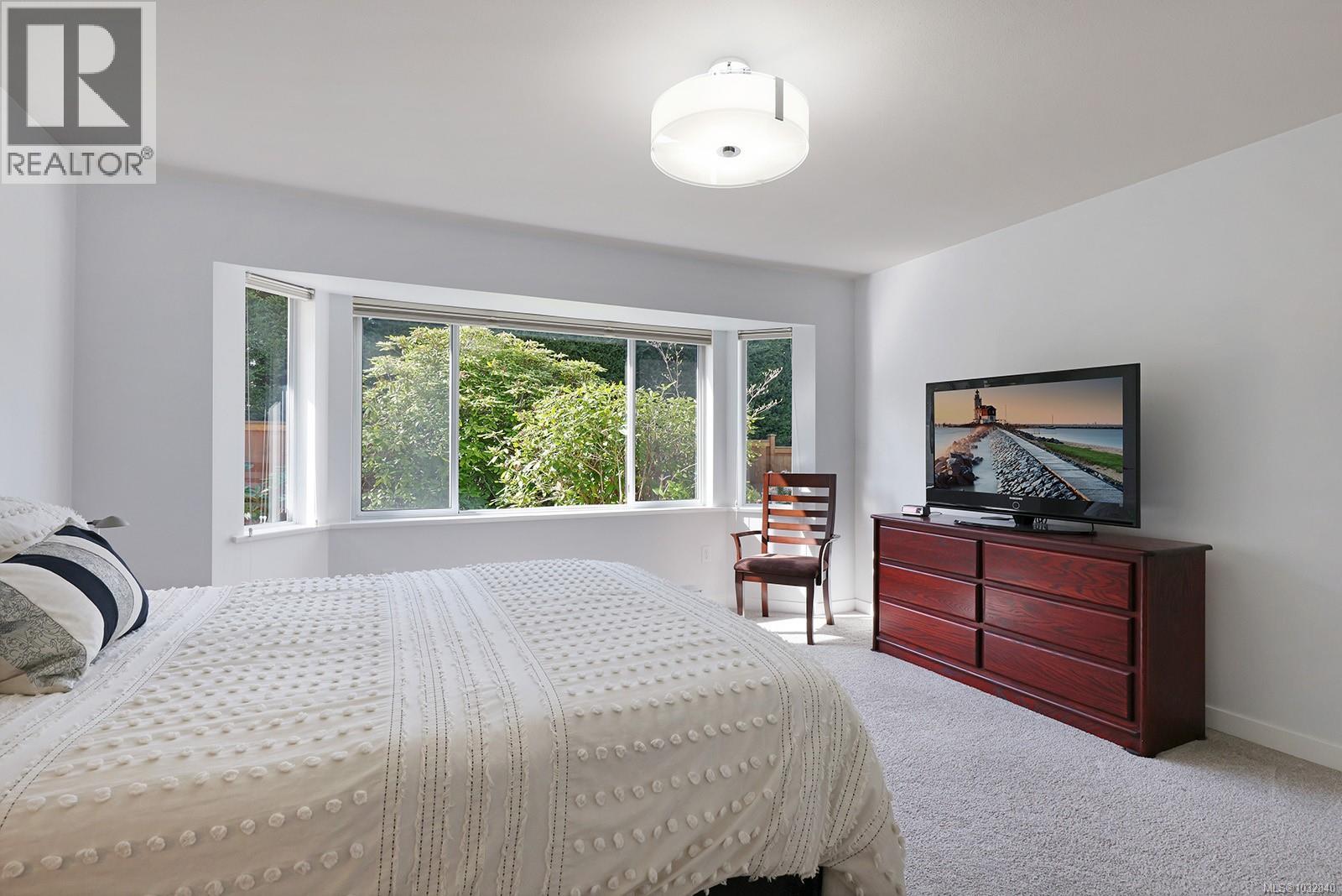 #11 1501 Balmoral Ave - 25