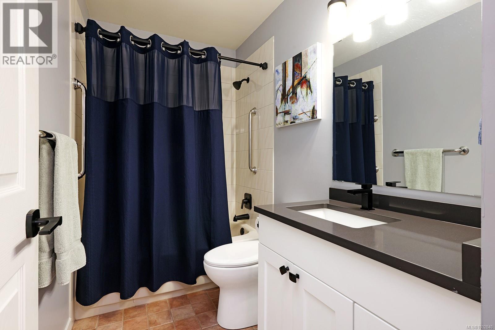 #11 1501 Balmoral Ave - 31