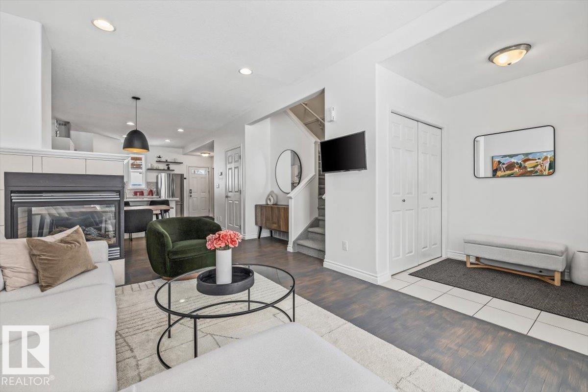 8737 83 AV NW, Edmonton