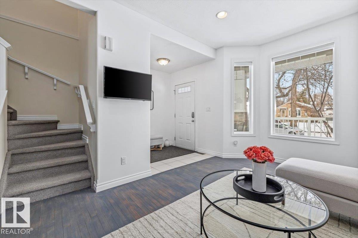 8737 83 AV NW, Edmonton