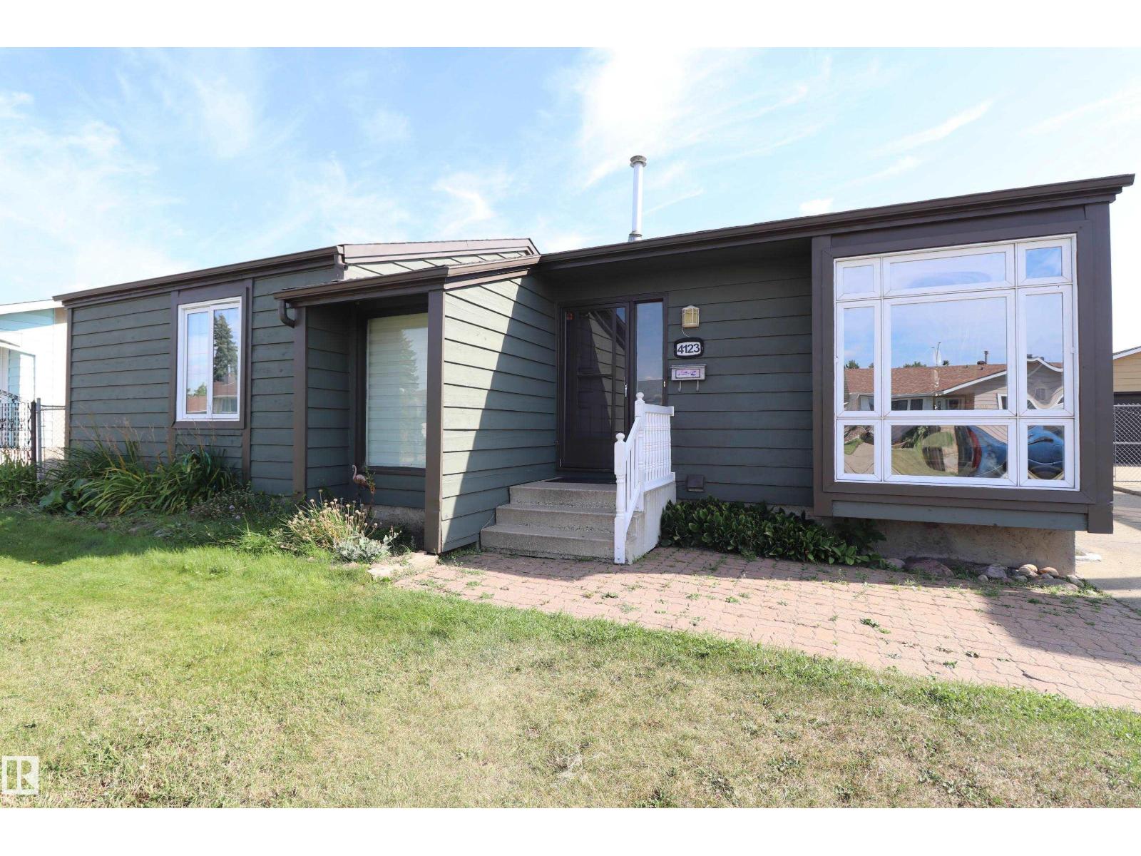 4123 136 AV NW, Edmonton