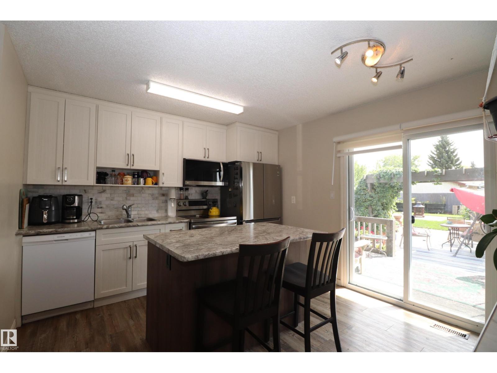 4123 136 AV NW, Edmonton