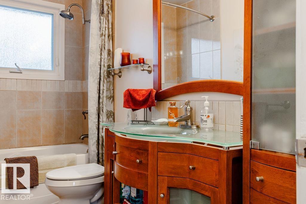 16807 80 AV NW, Edmonton