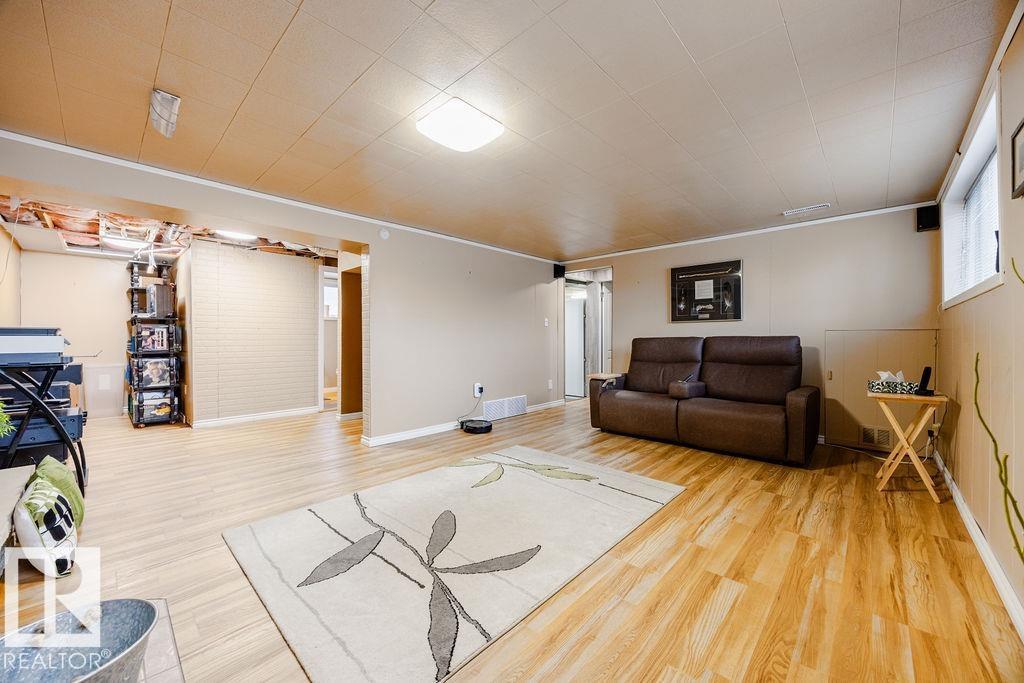 16807 80 AV NW, Edmonton