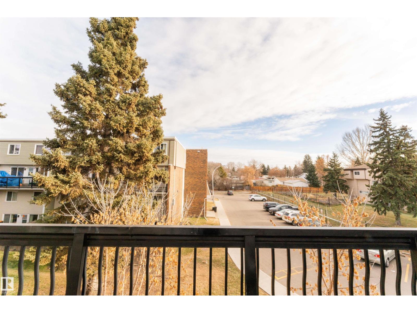 7825 159 ST NW - 37
