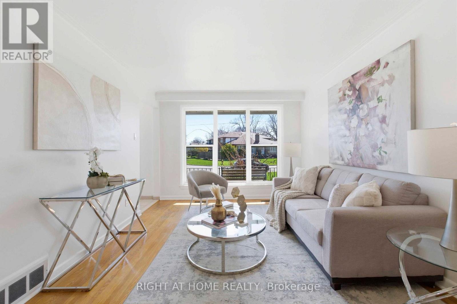 106 FORTROSE CRESCENT