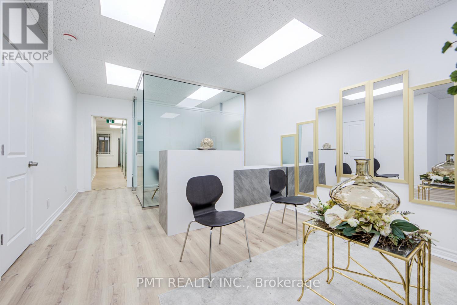 1092 BATHURST STREET