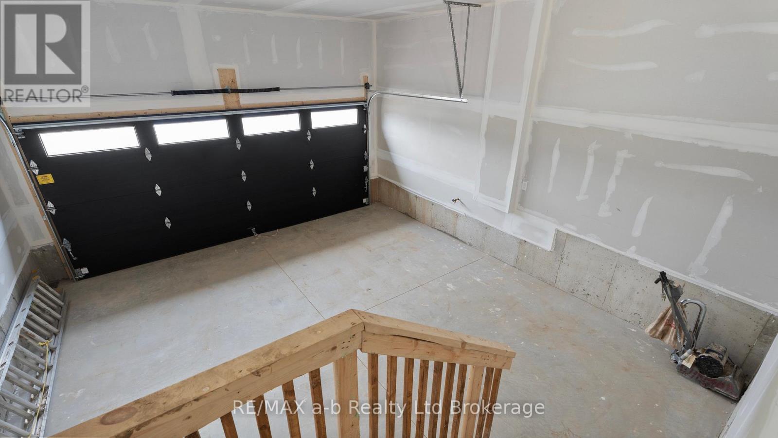 99 CAYLEY STREET - 21