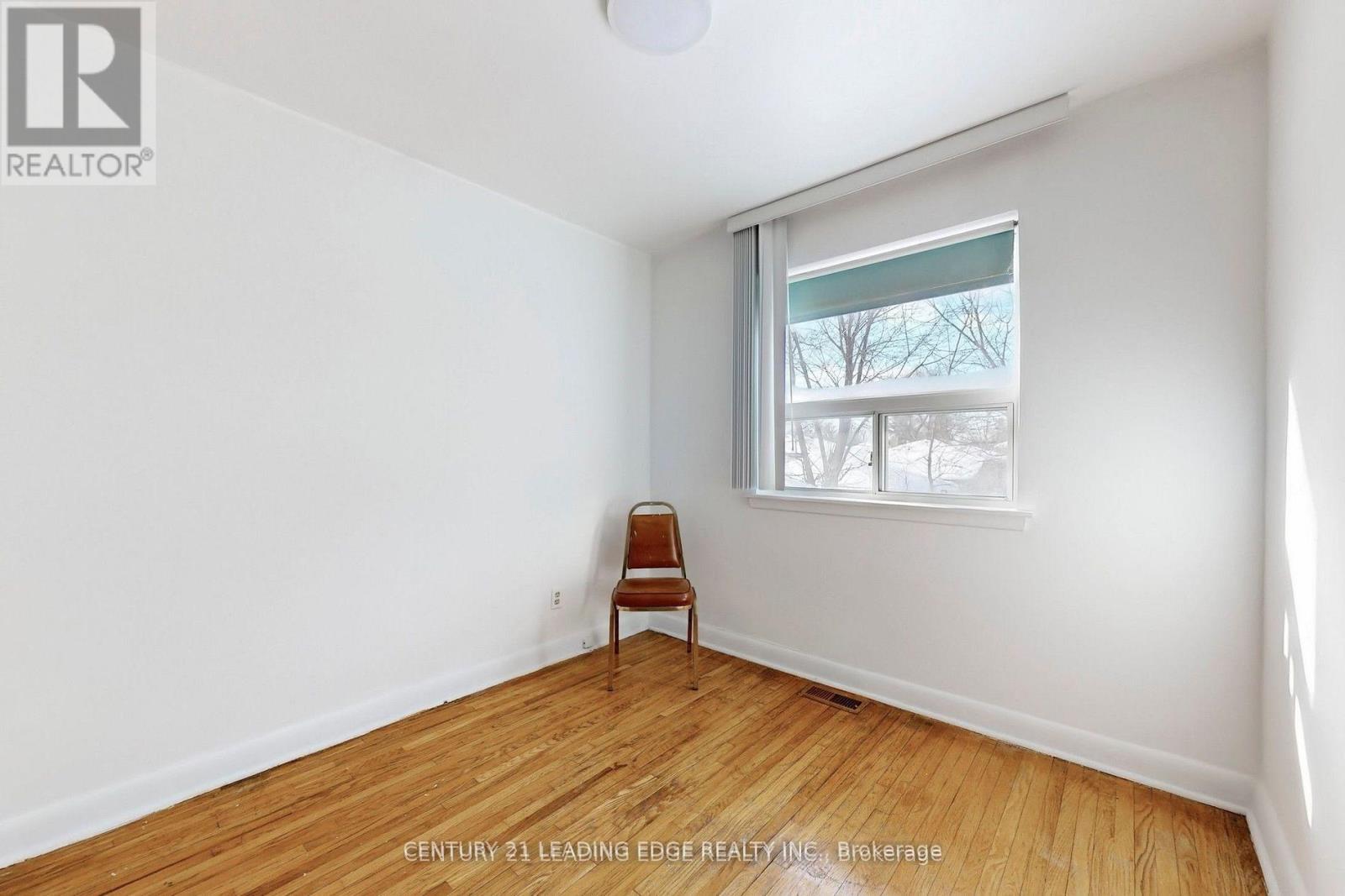 210 LINDEN AVENUE - 17