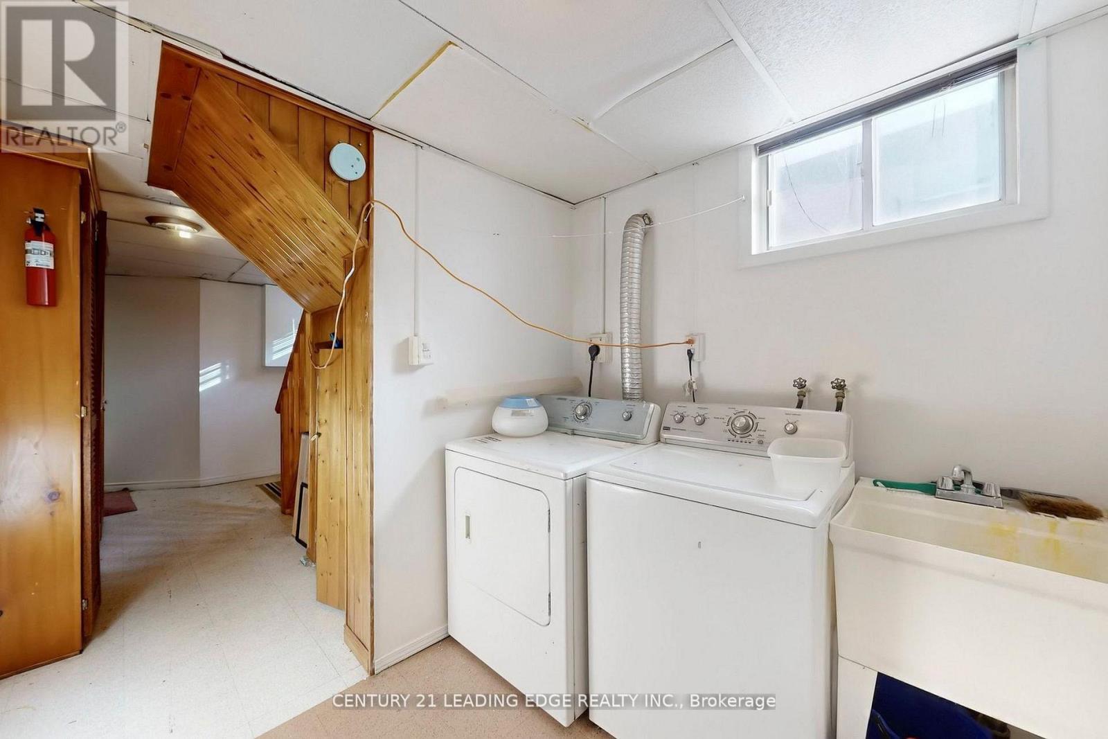 210 LINDEN AVENUE — photo 44