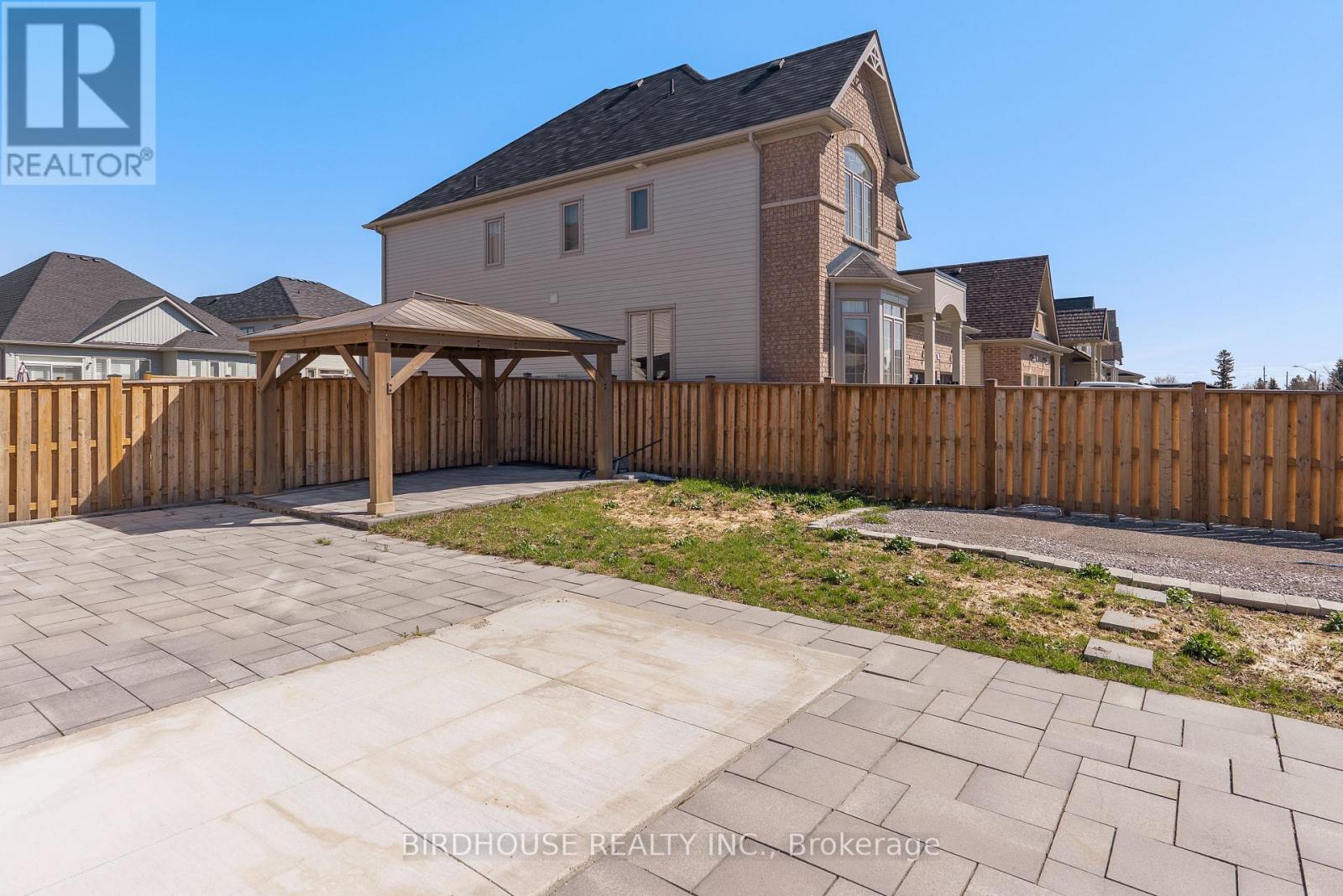 53 HANCOCK CRESCENT — photo 35