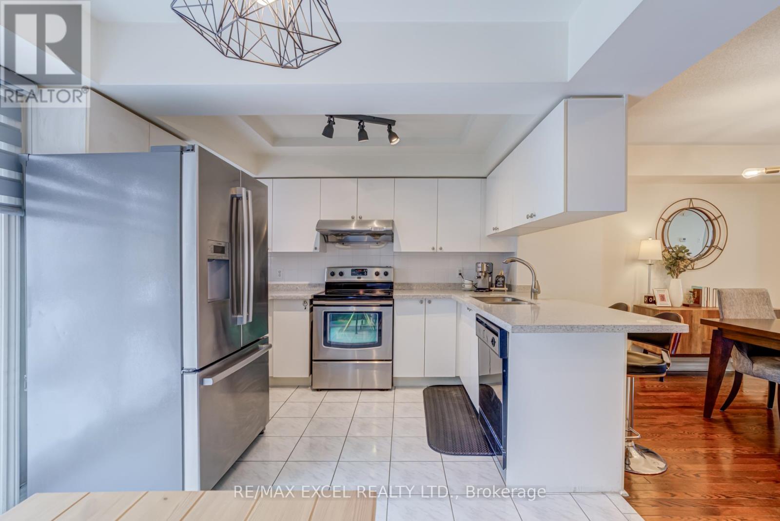 #37 18 CLARK AVENUE W - 15