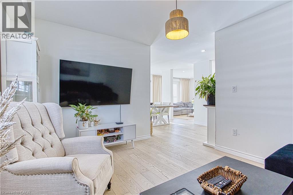 32 HUDSON Drive - 11
