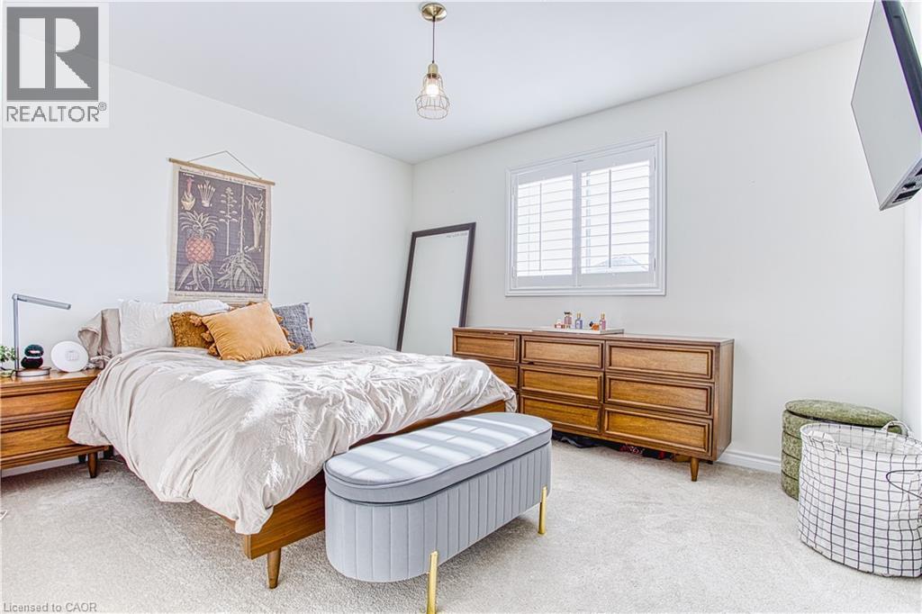 32 HUDSON Drive - 22
