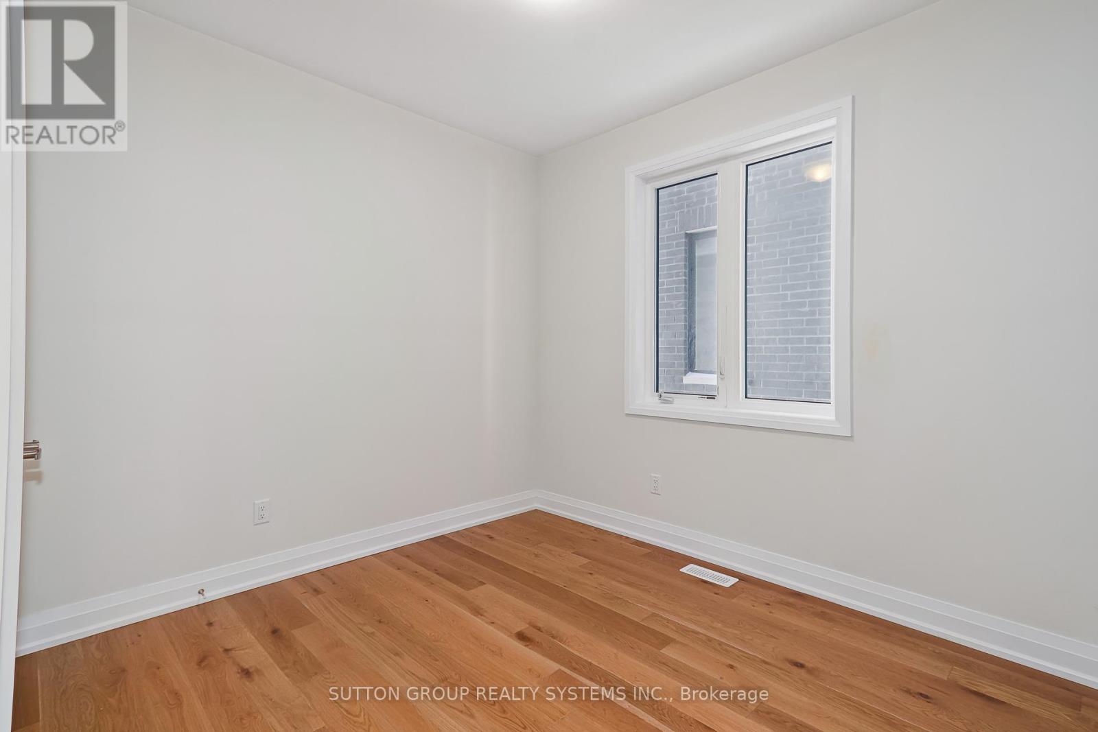 11 SUN VALLEY AVENUE - 18