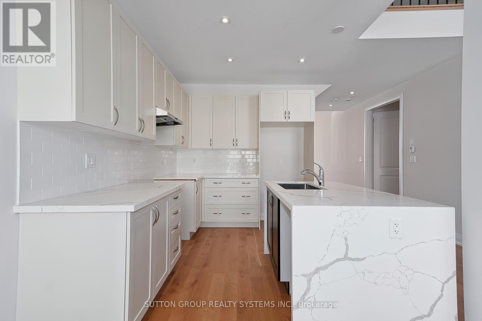 11 SUN VALLEY AVENUE - 8