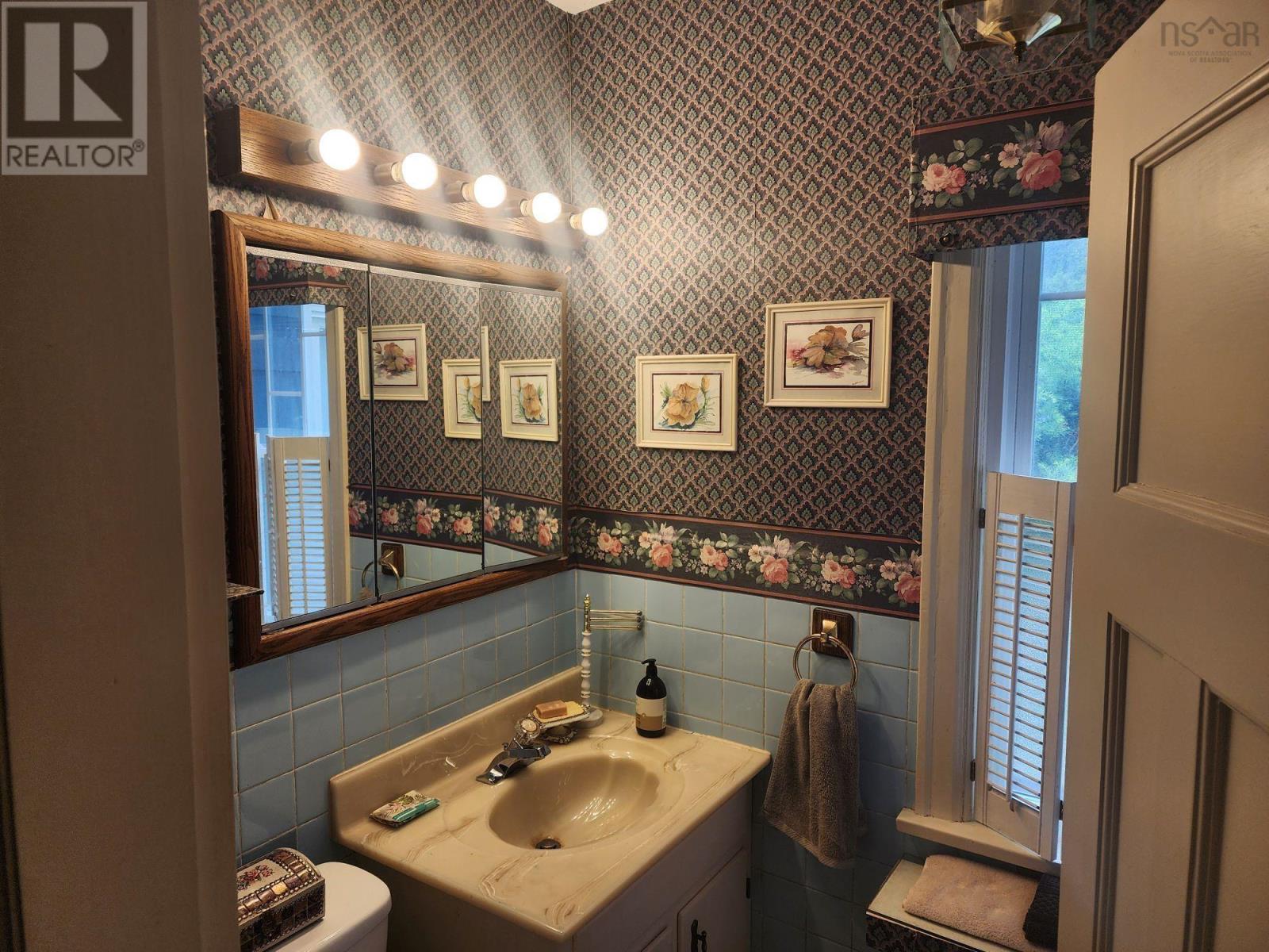 Property 11 of 17 of Lots 3&10, 70 Victoria Road