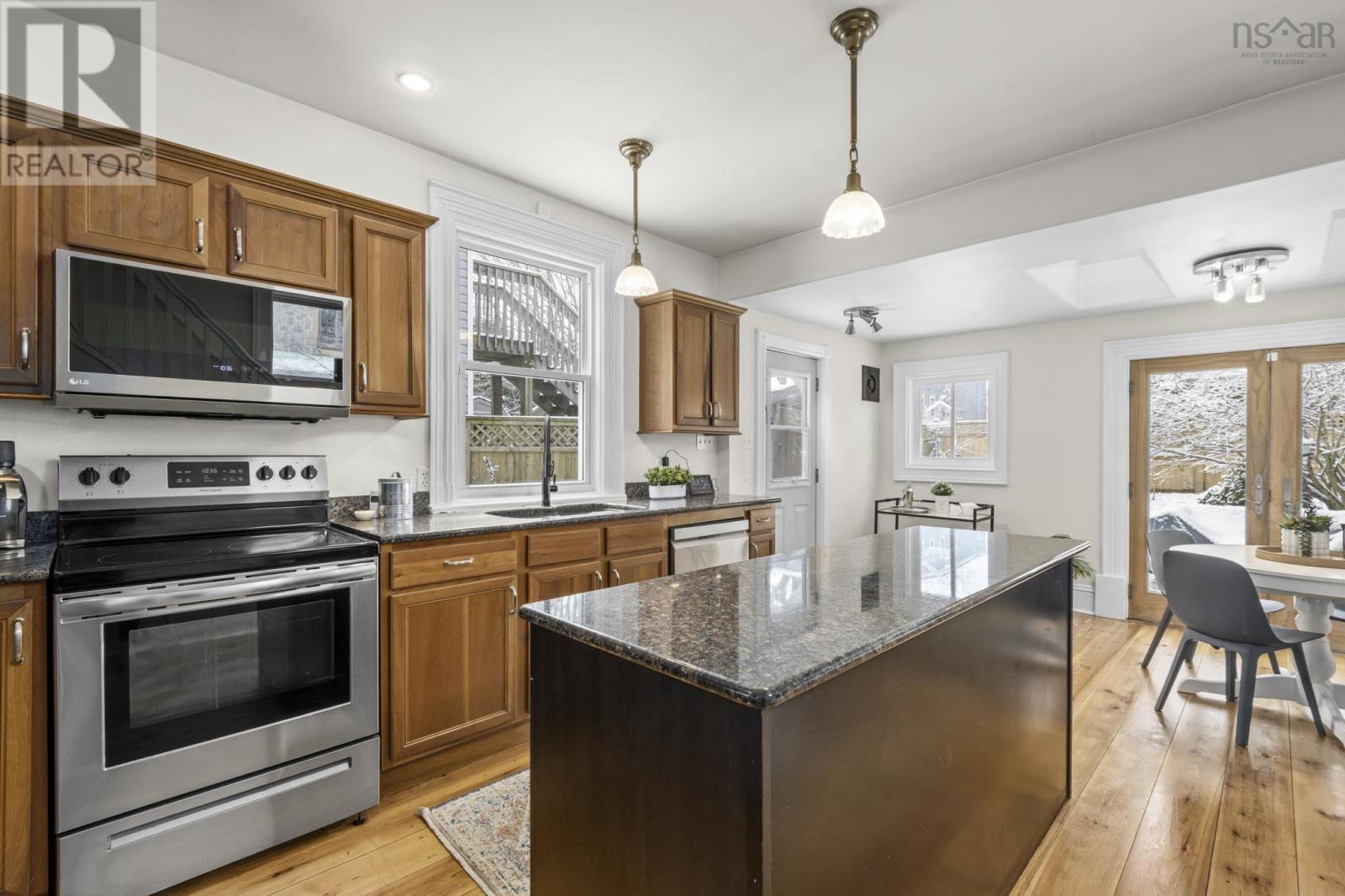 Property 27 of 50 of 1378 Robie Street