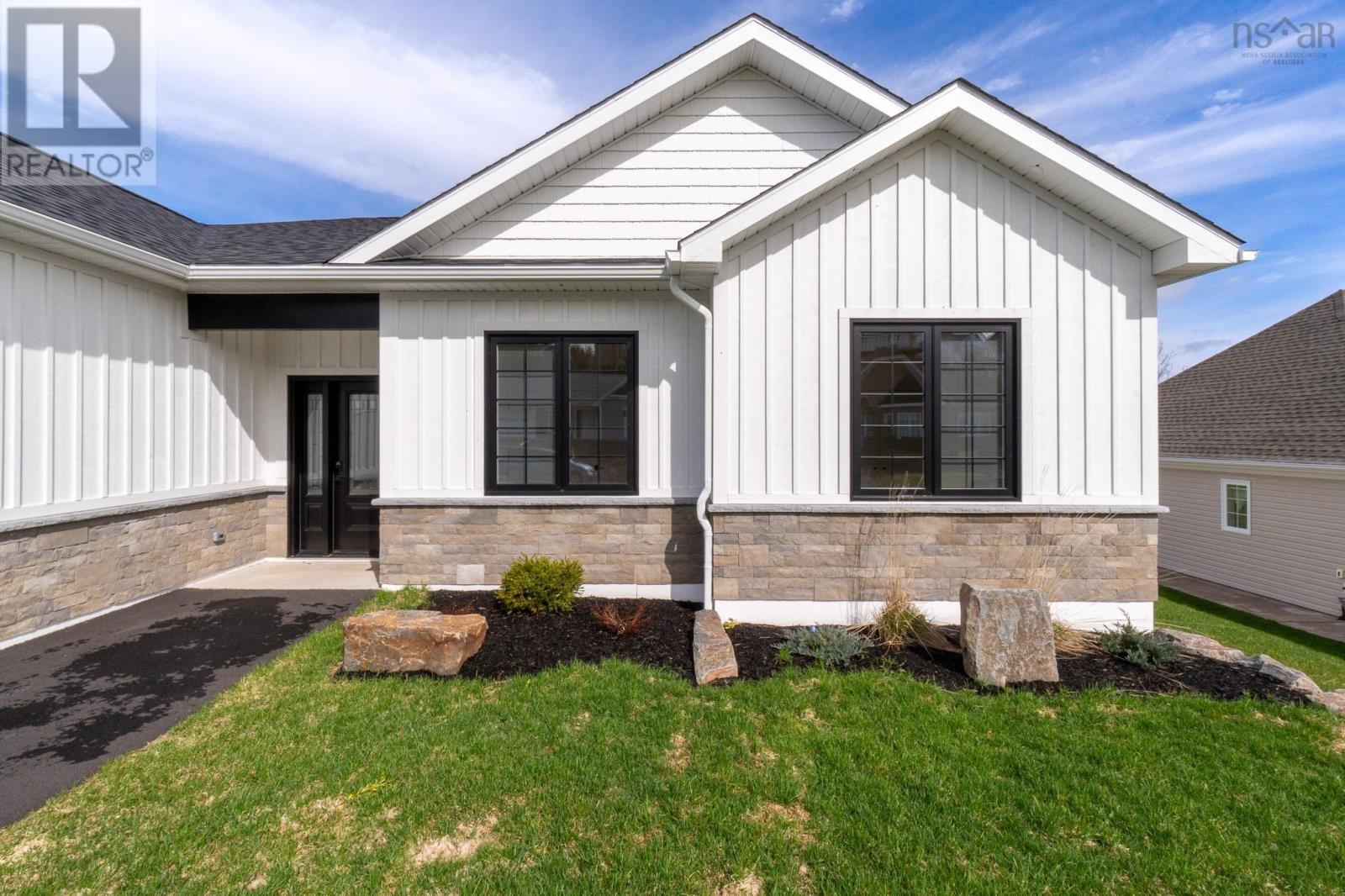 18 MALLARD AVENUE - 2