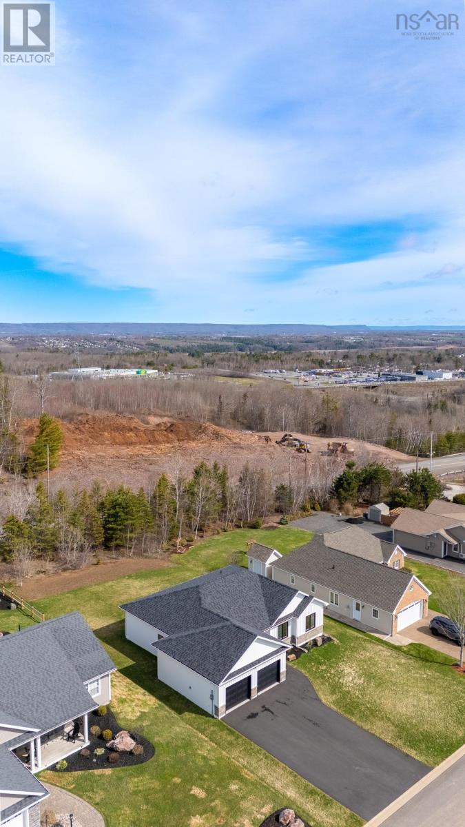 18 MALLARD AVENUE - 43