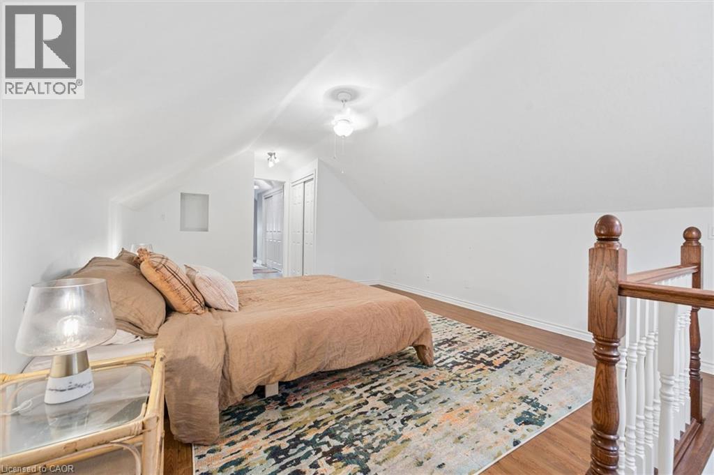 30 SHELDON Avenue N - 31