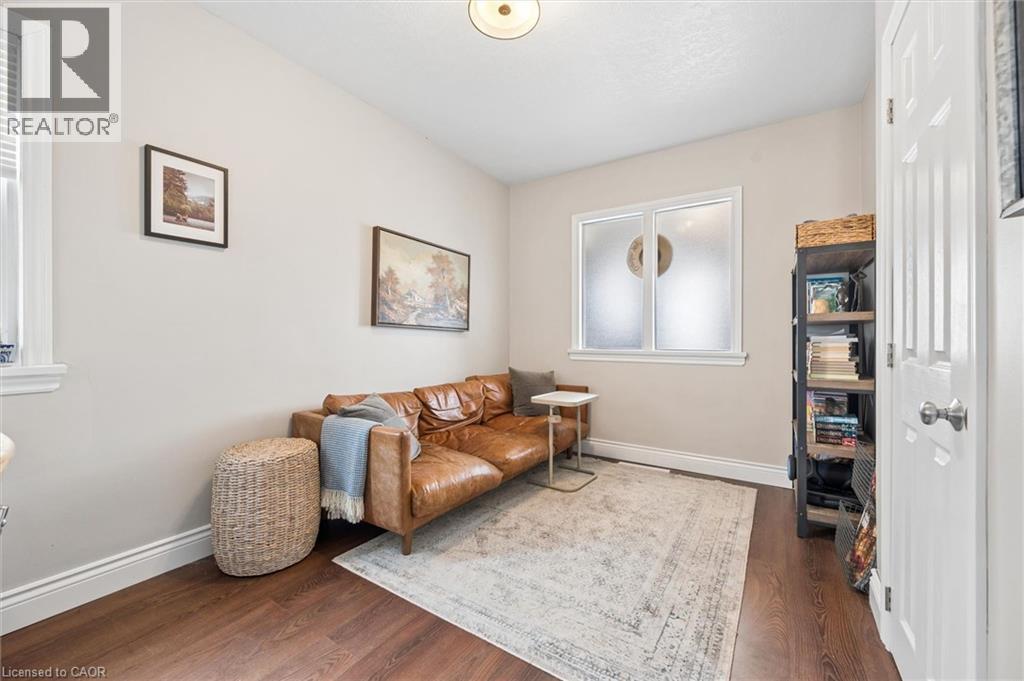 30 SHELDON Avenue N - 19