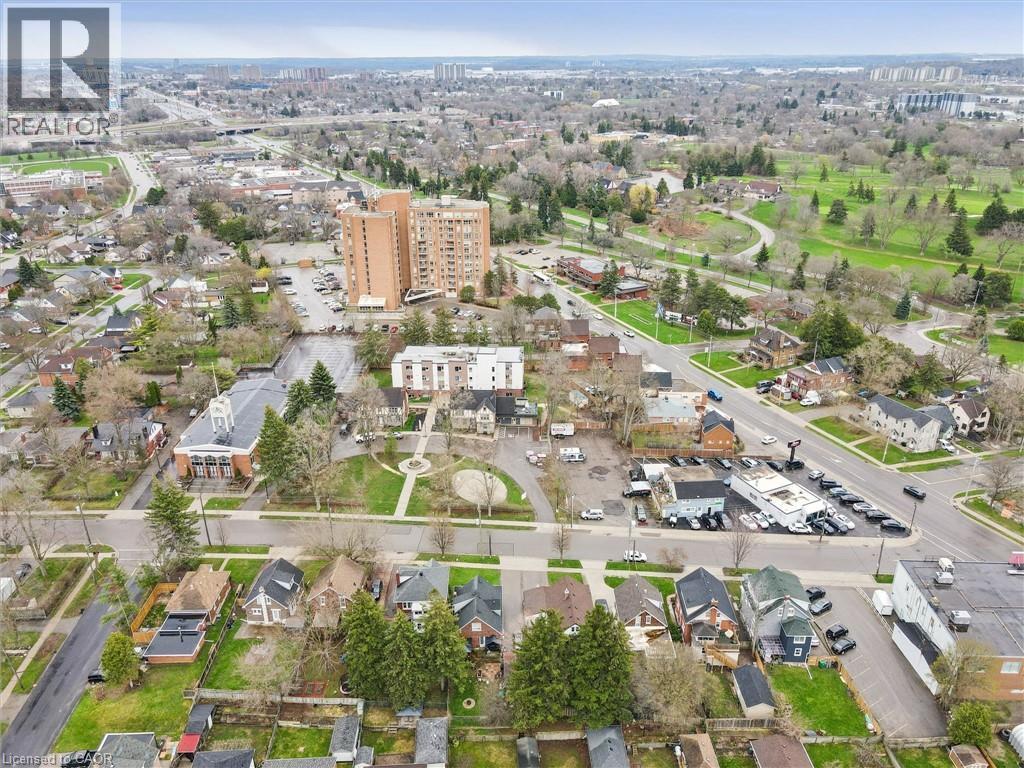 30 SHELDON Avenue N - 5