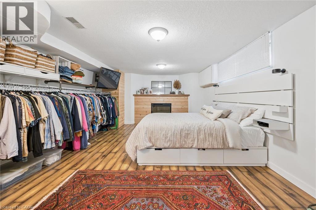 30 SHELDON Avenue N - 36