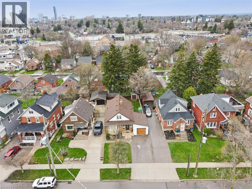 30 SHELDON Avenue N - 3