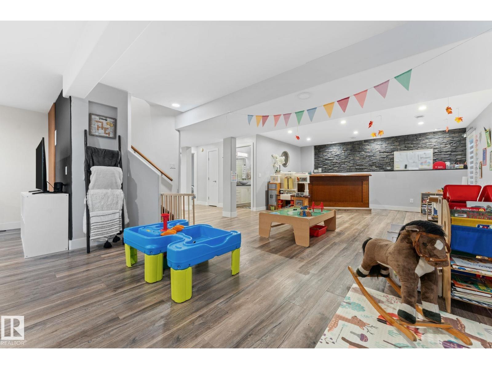 15919 58 ST NW, Edmonton