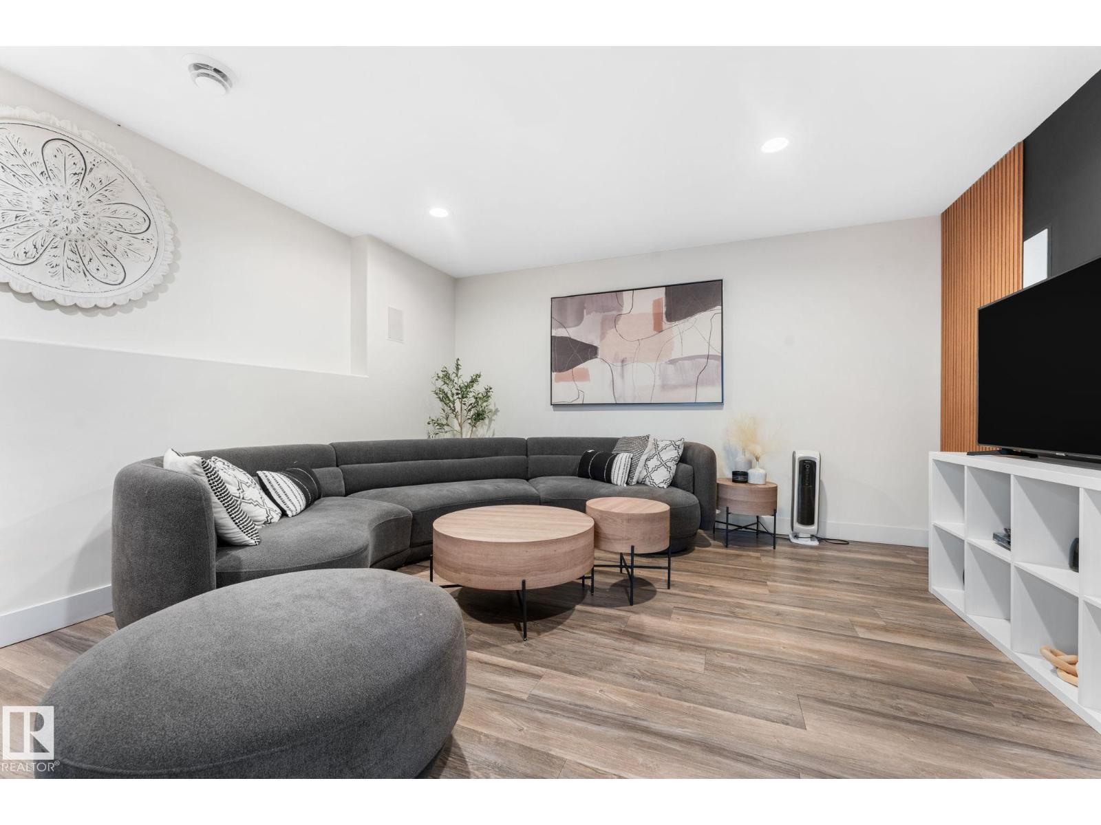 15919 58 ST NW, Edmonton