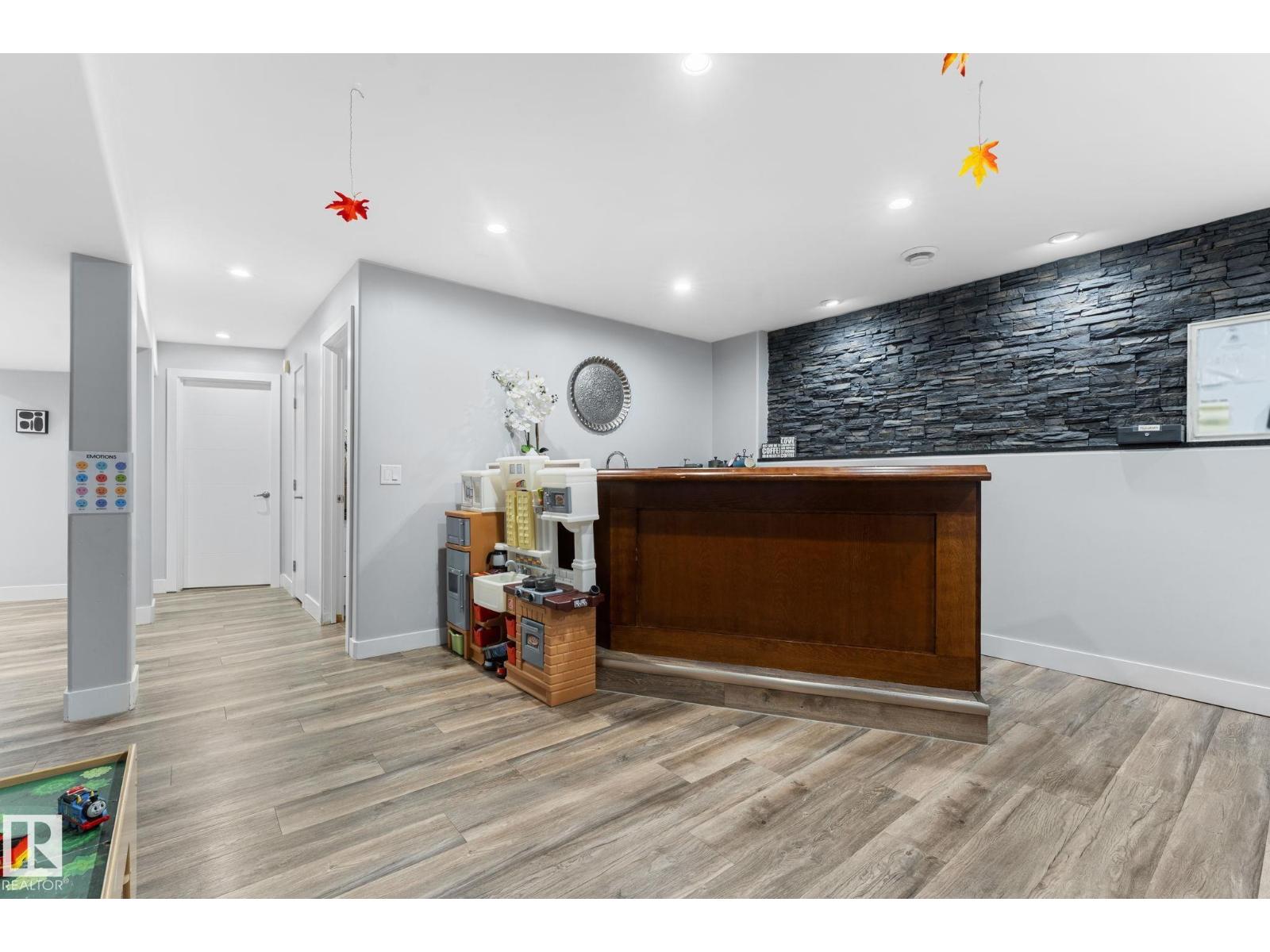 15919 58 ST NW, Edmonton