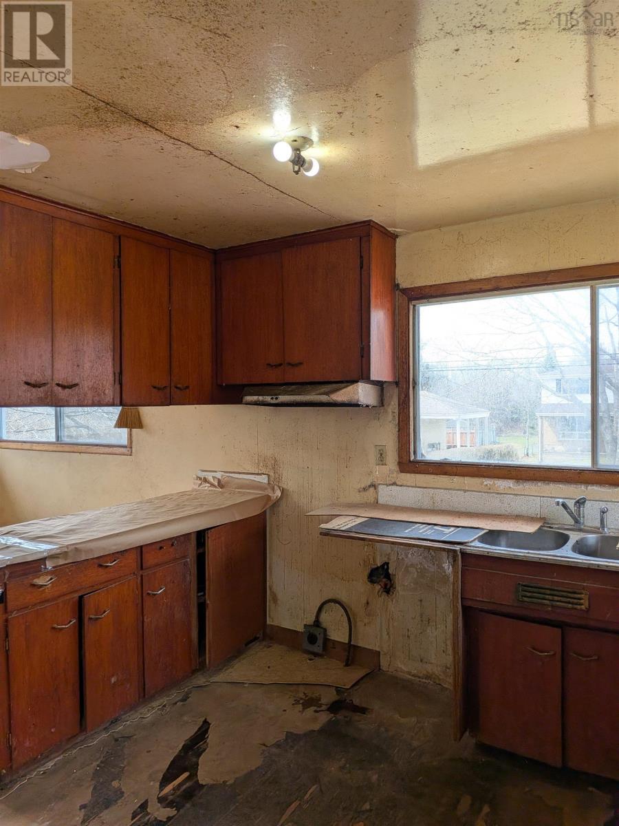 Property 8 of 37 of 5 Raymond Drive