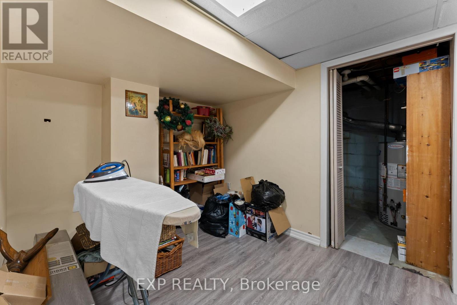 36 SHELLEY STREET - 17