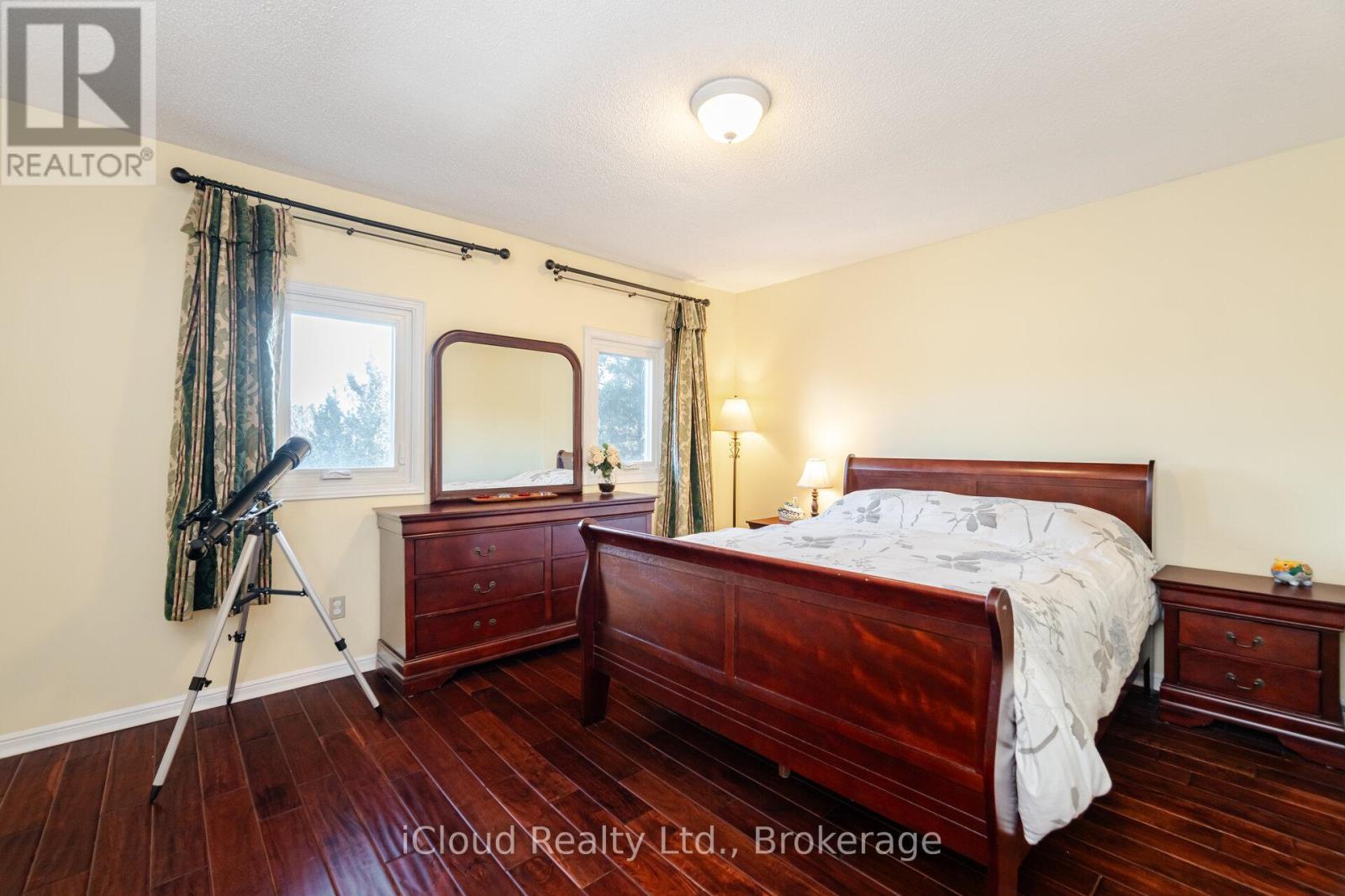 1615 SIR MONTY'S DRIVE - 25