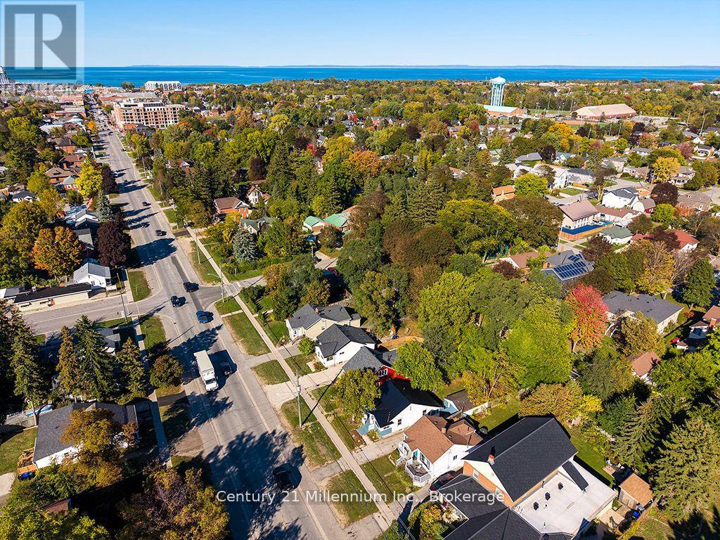 479 HURONTARIO STREET - 6