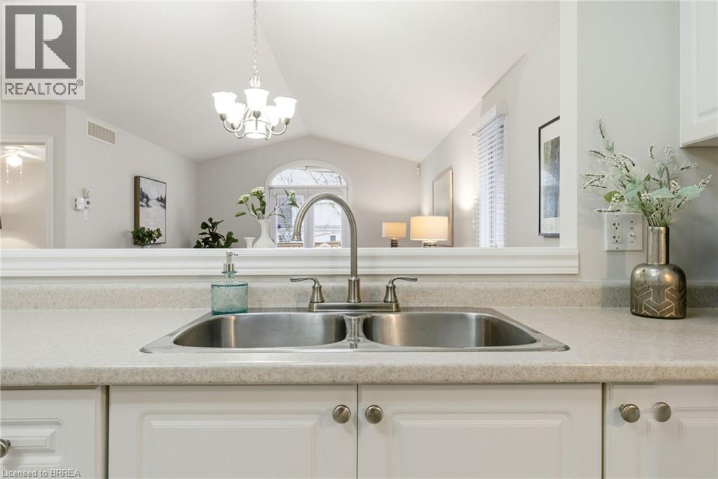 73 MORTON Avenue Unit# 11, Brantford, Ontario, N3R2N7 — Photo 12