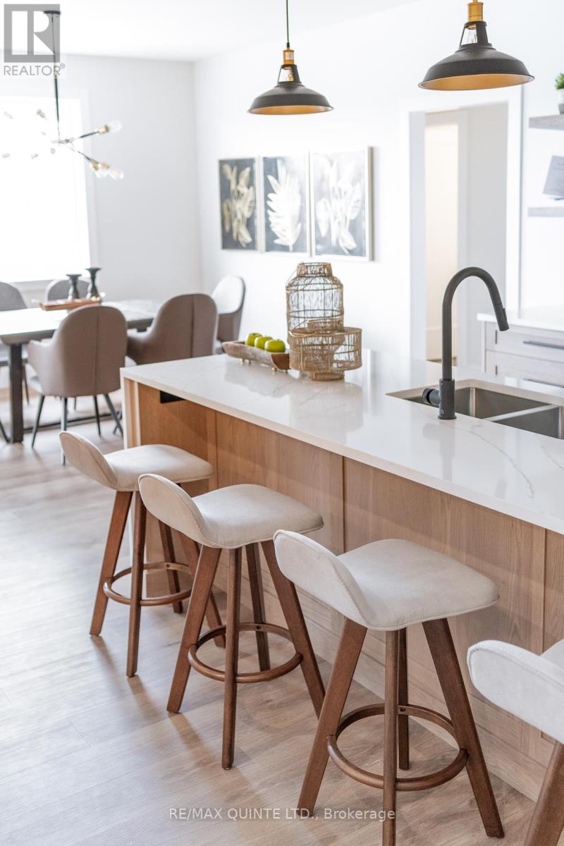 25 LEASIDE DRIVE - 18