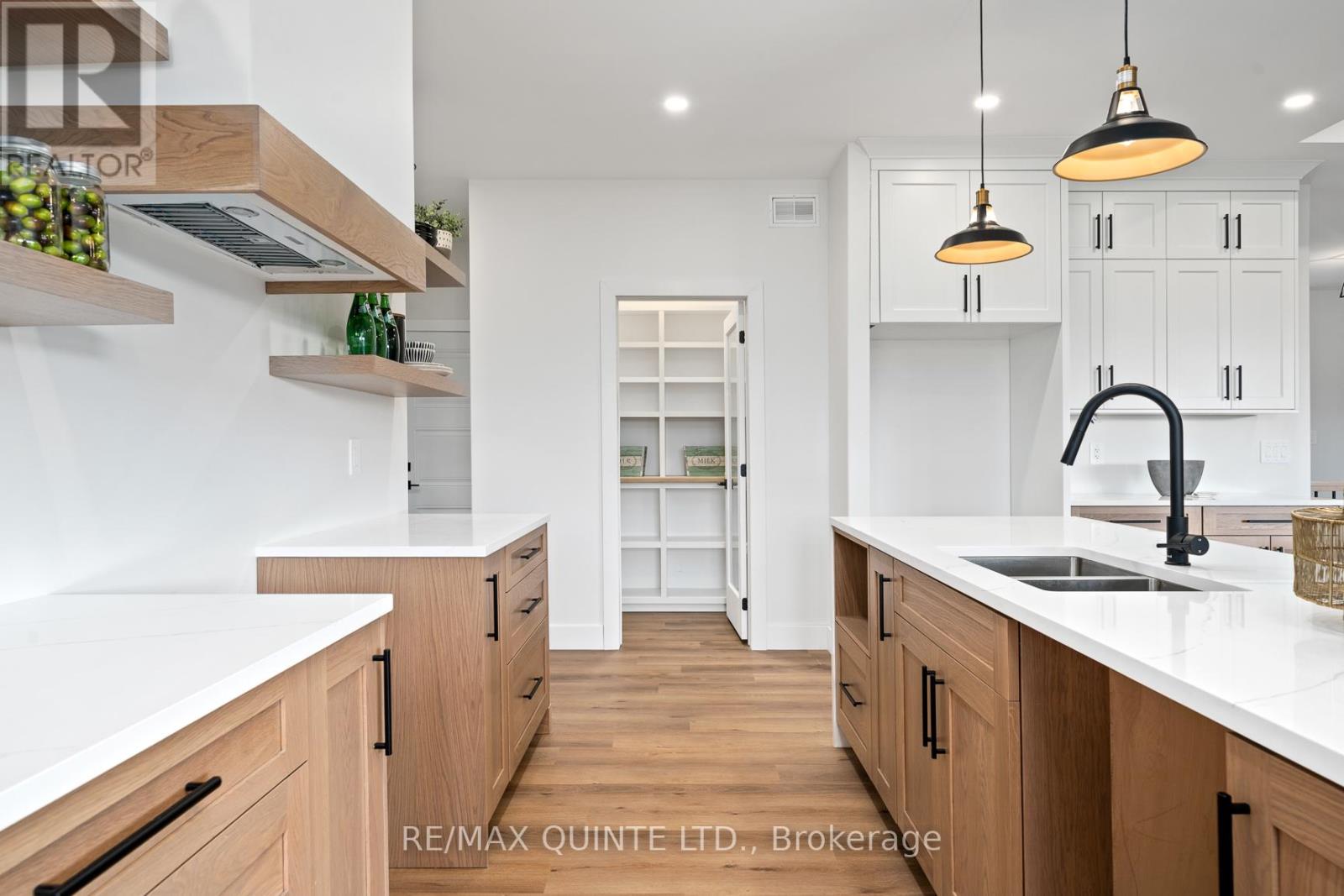 25 LEASIDE DRIVE - 21