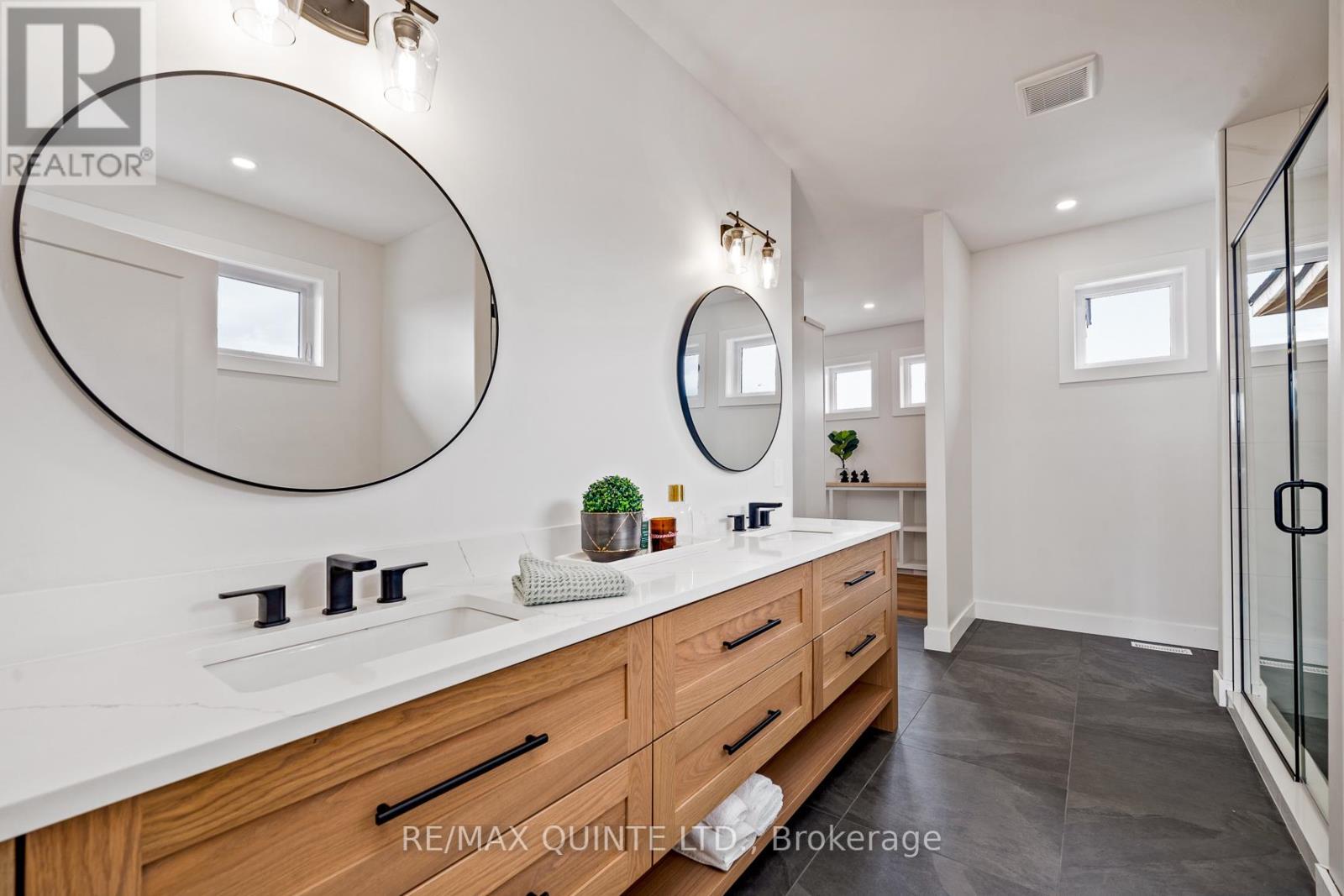 25 LEASIDE DRIVE - 28
