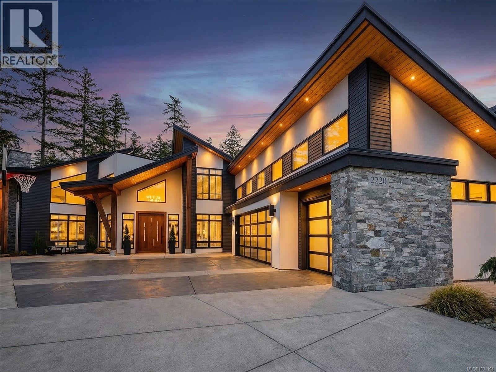  2220 Riviera Place, Langford