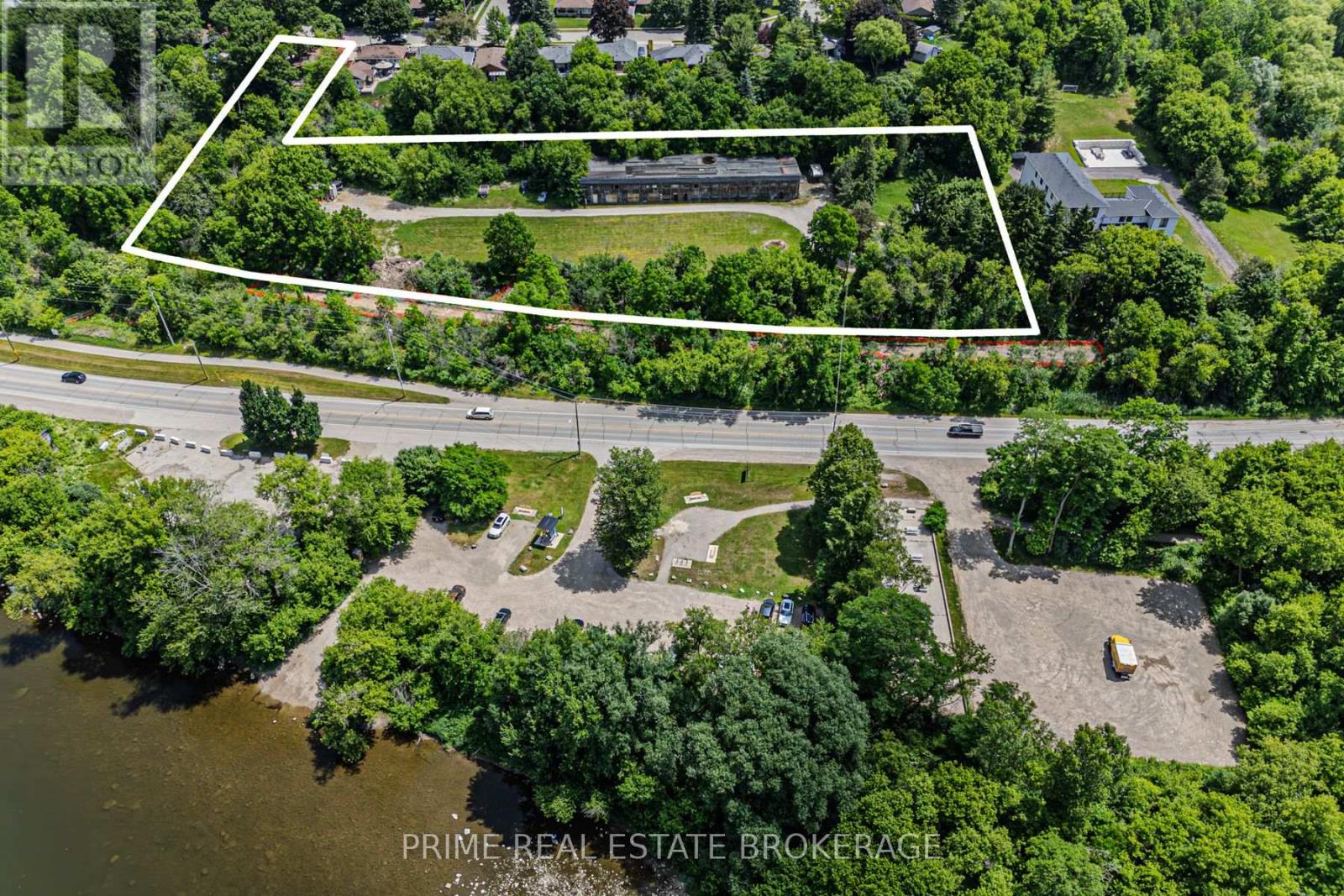 201 WATER STREET S Property Photo