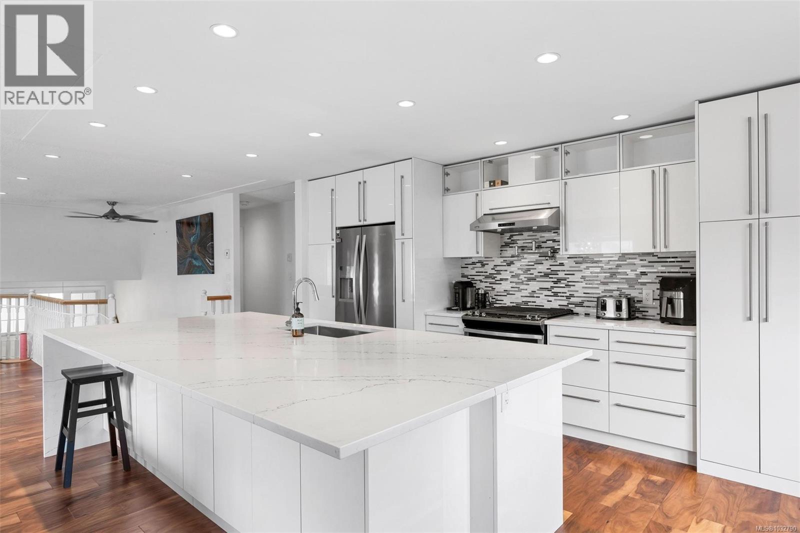  3859 Epsom Drive, Saanich