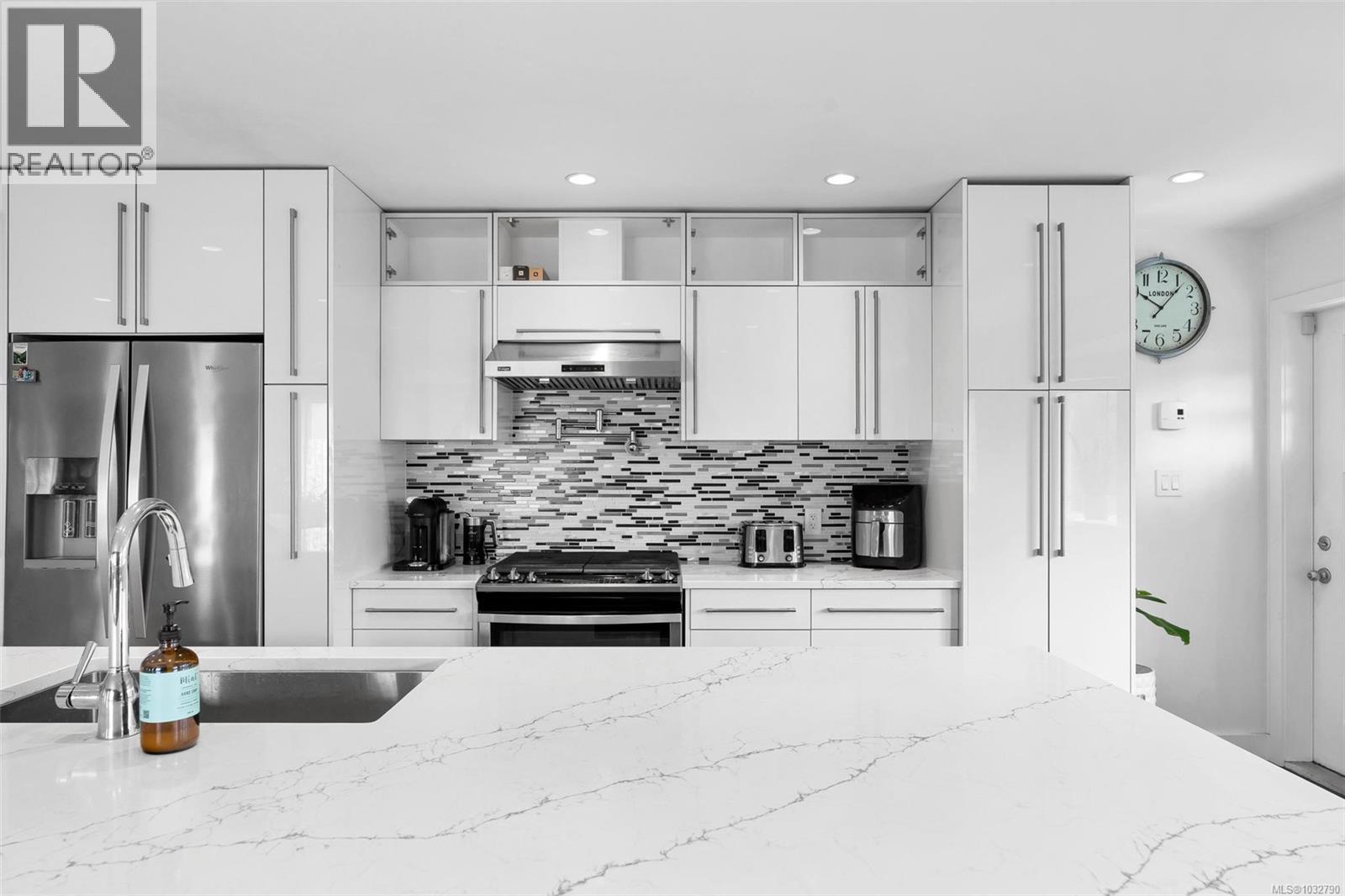  3859 Epsom Drive, Saanich